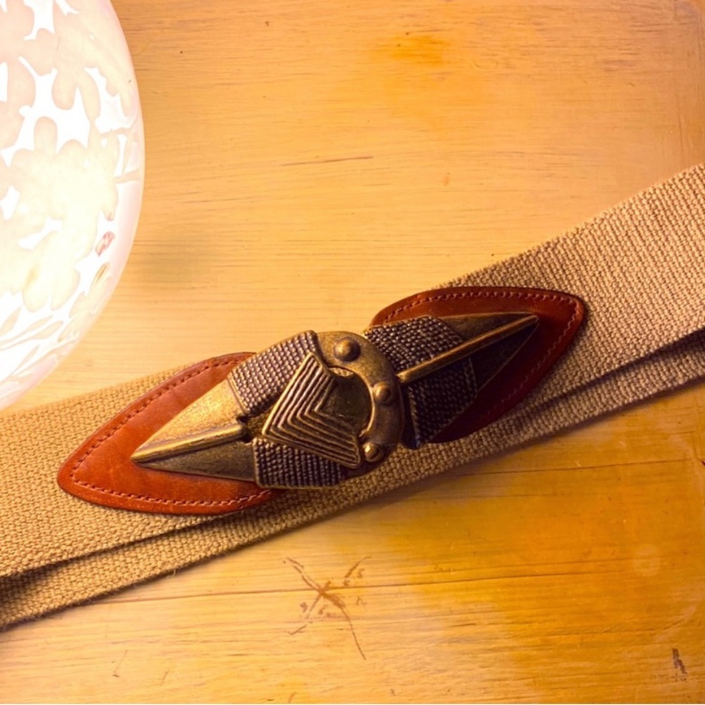 Vintage Omega Brown Utility belt with brass arrow head closure - Picture 7 of 8